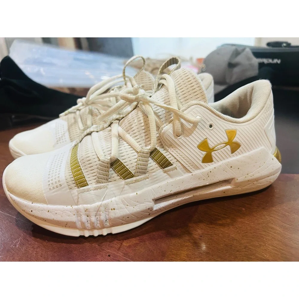 Under Armour HOVR Block City Women Size 8 White Gold Good Basketball Shoes